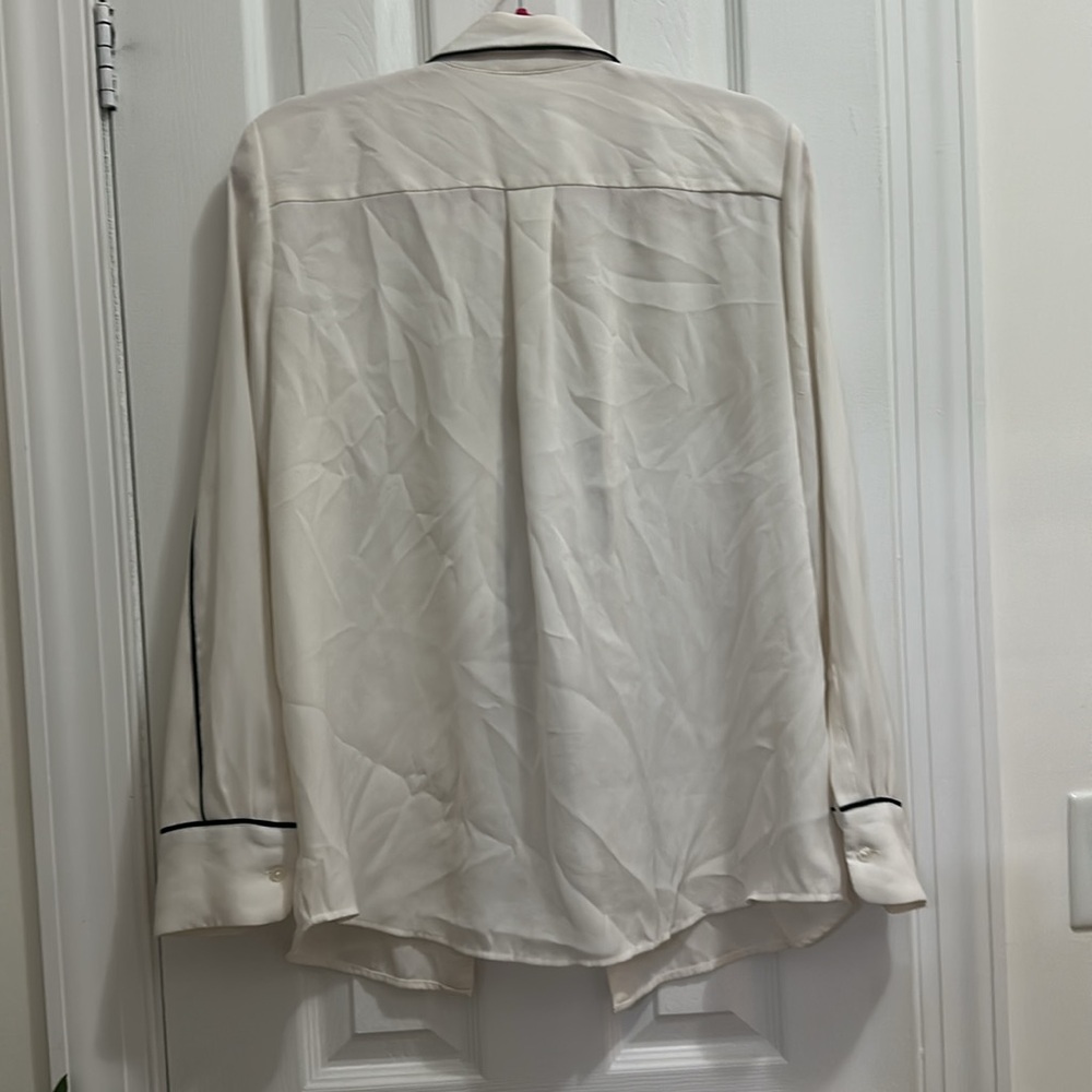 100% Poly Ann Taylor button down holiday blouse. Front bow - Picture 6 of 10